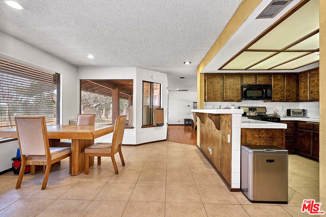 14200 Flathead Road Apple Valley, CA 92307 - Photo 9 of 21
