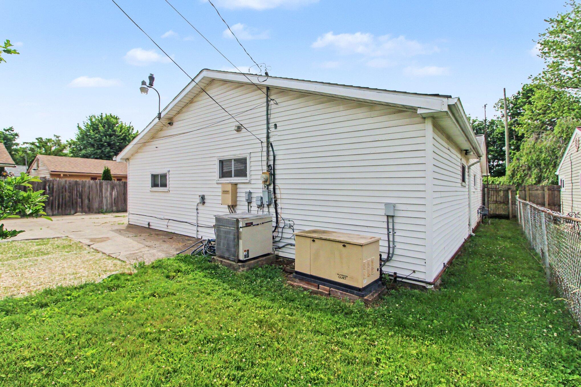 1711 Grove Road Ypsilanti, MI 48198 - Photo 23 of 28 022_file_4029
