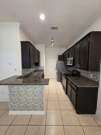 $1,700 | 16020 Fountainview Drive, Unit 17, Montgomery, TX 77356