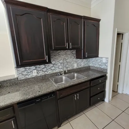 $1,700 | 16020 Fountainview Drive, Unit 17, Montgomery, TX 77356