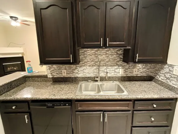 $1,700 | 16020 Fountainview Drive, Unit 17, Montgomery, TX 77356