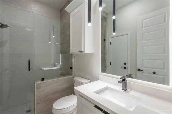 $3,700 | 9805 North 24th Street, McAllen, TX 78504