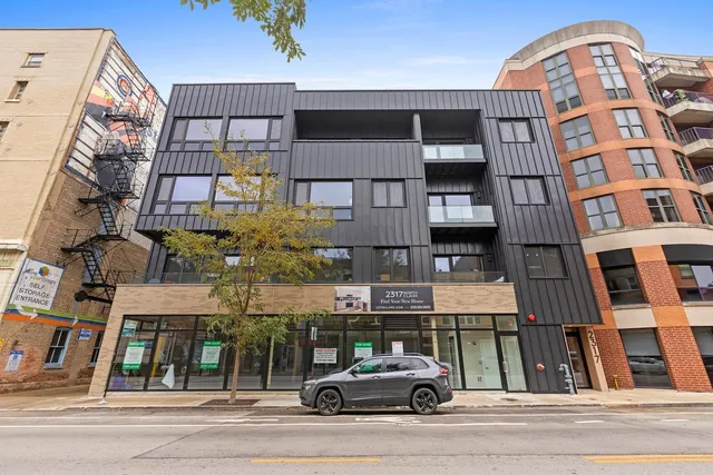 $3,549 | 2317 North Clark Street, Unit 410, Chicago, IL 60614