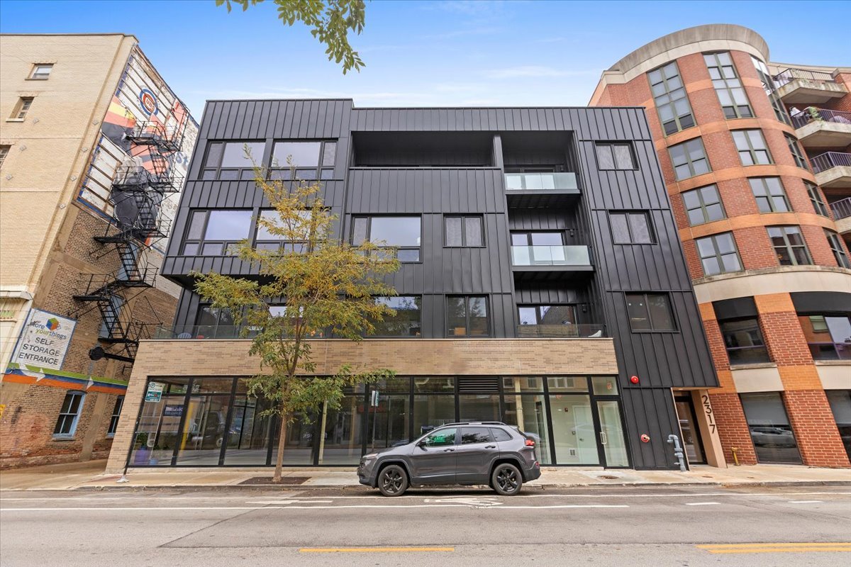 2317 North Clark Street, Unit 410 Chicago, IL 60614 - Photo 1 of 16