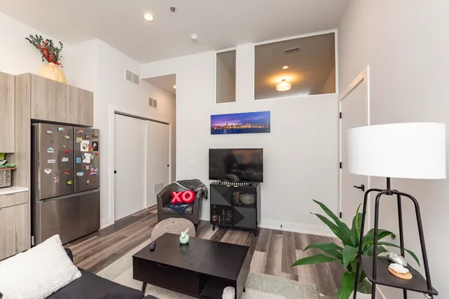 $3,549 | 2317 North Clark Street, Unit 410, Chicago, IL 60614