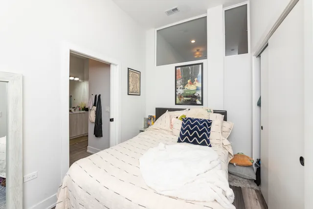 $3,549 | 2317 North Clark Street, Unit 410, Chicago, IL 60614