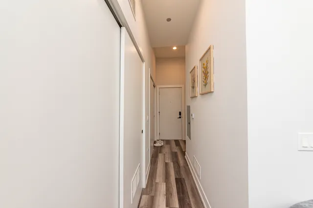 $3,549 | 2317 North Clark Street, Unit 410, Chicago, IL 60614