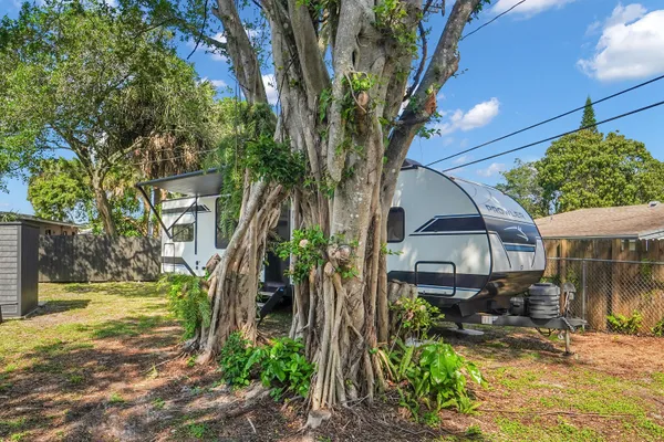 $1,800 | 3631 Northwest 4th Street, Unit 2, Lauderhill, FL 33311