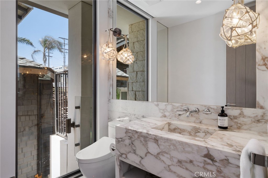 716 The Strand Manhattan Beach, CA 90266 - Photo 27 of 75