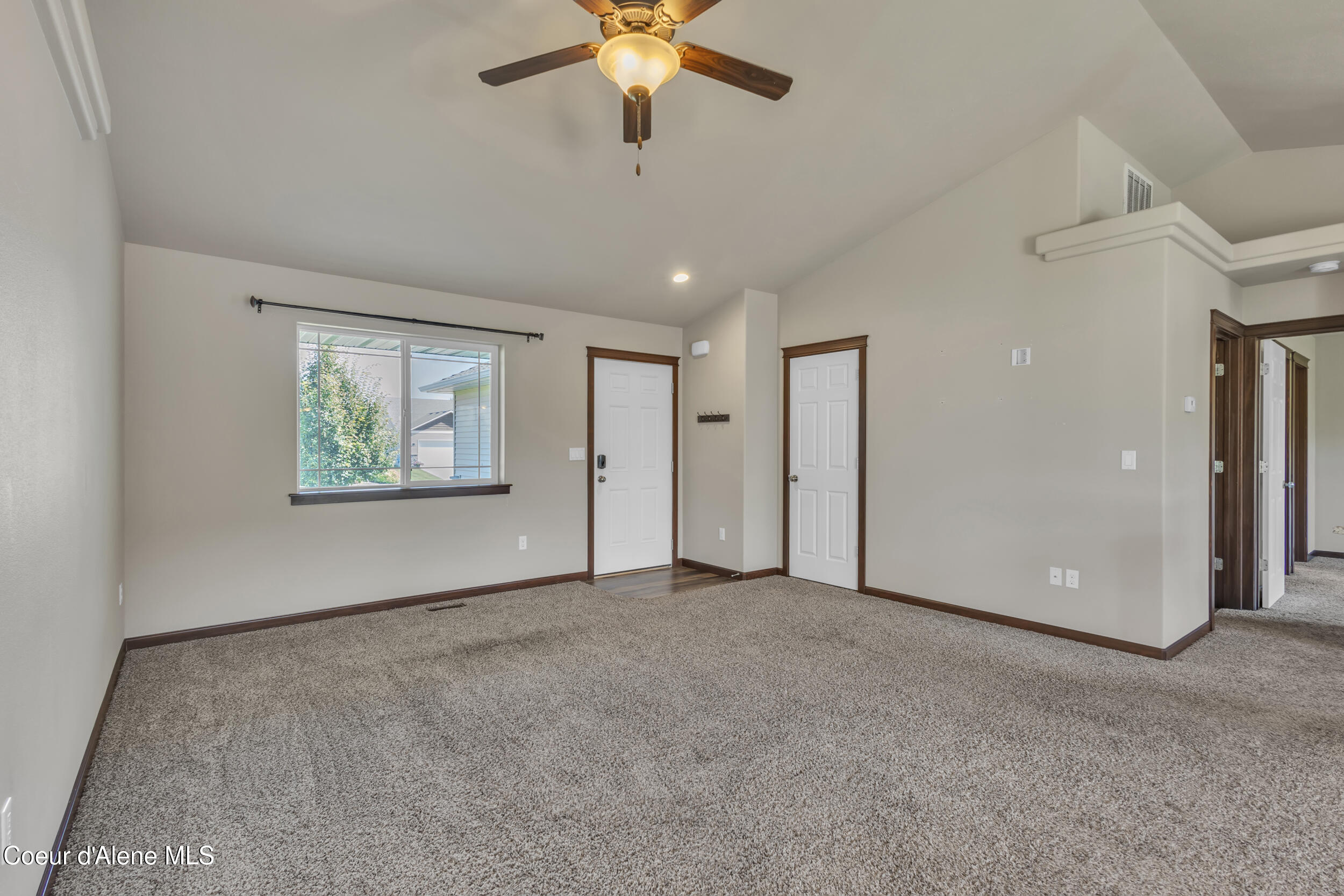 6684 West Conner Street Rathdrum, ID 83858 - Photo 8 of 42 Living Room