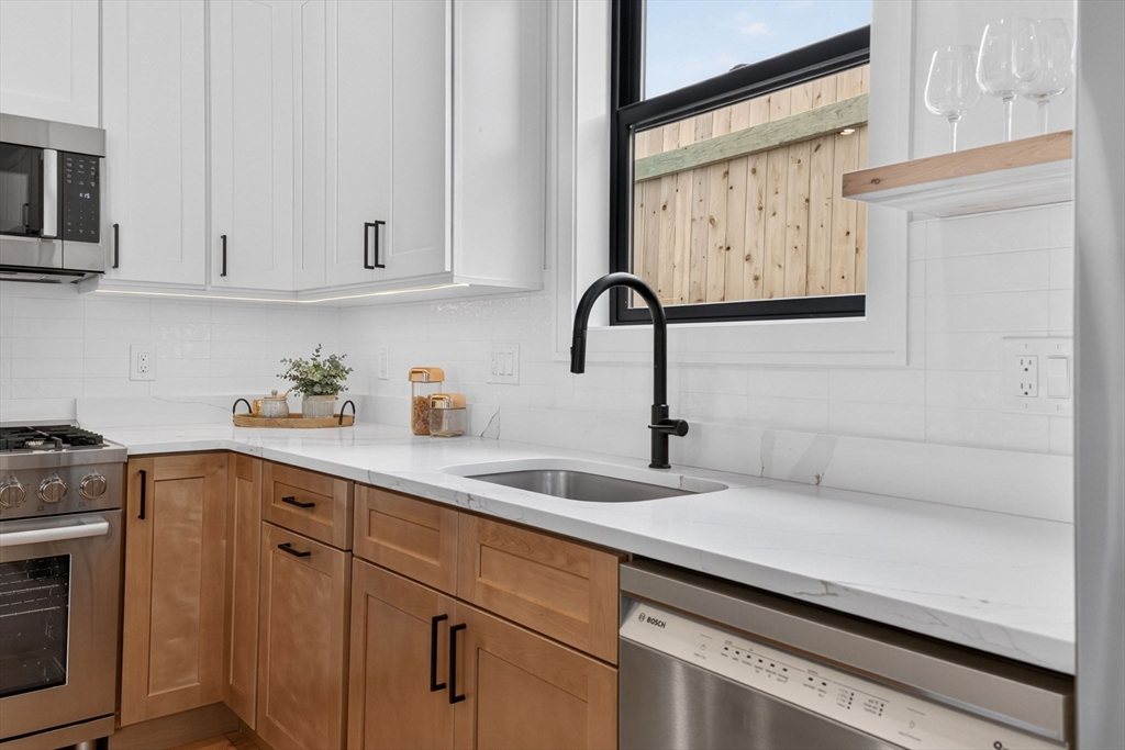 22 Spring Hill Terrace, Unit 22 Somerville, MA 02143 - Photo 5 of 27