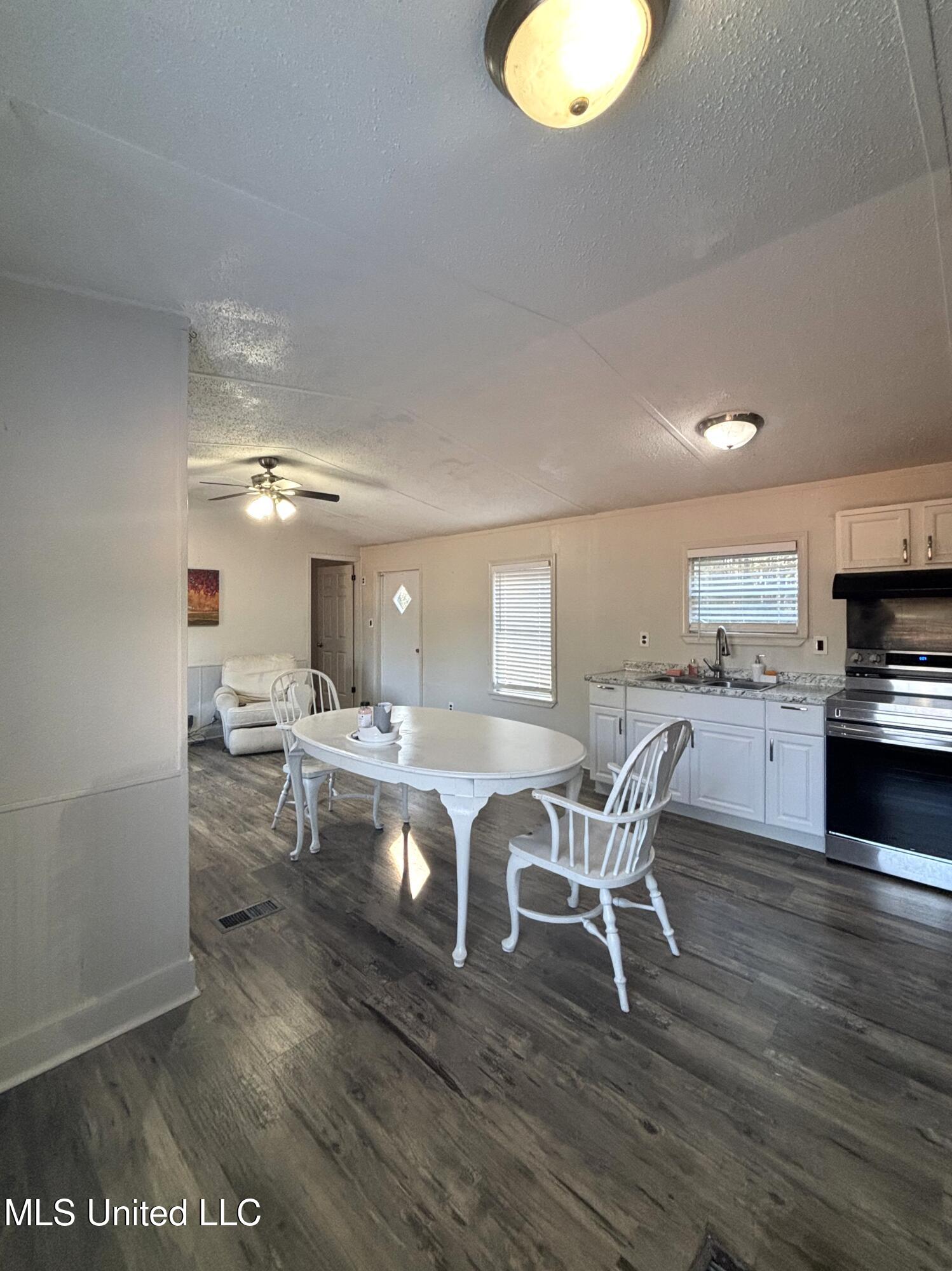 24160 Oak Ridge Drive Pass Christian, MS 39571 - Photo 12 of 23 ki8