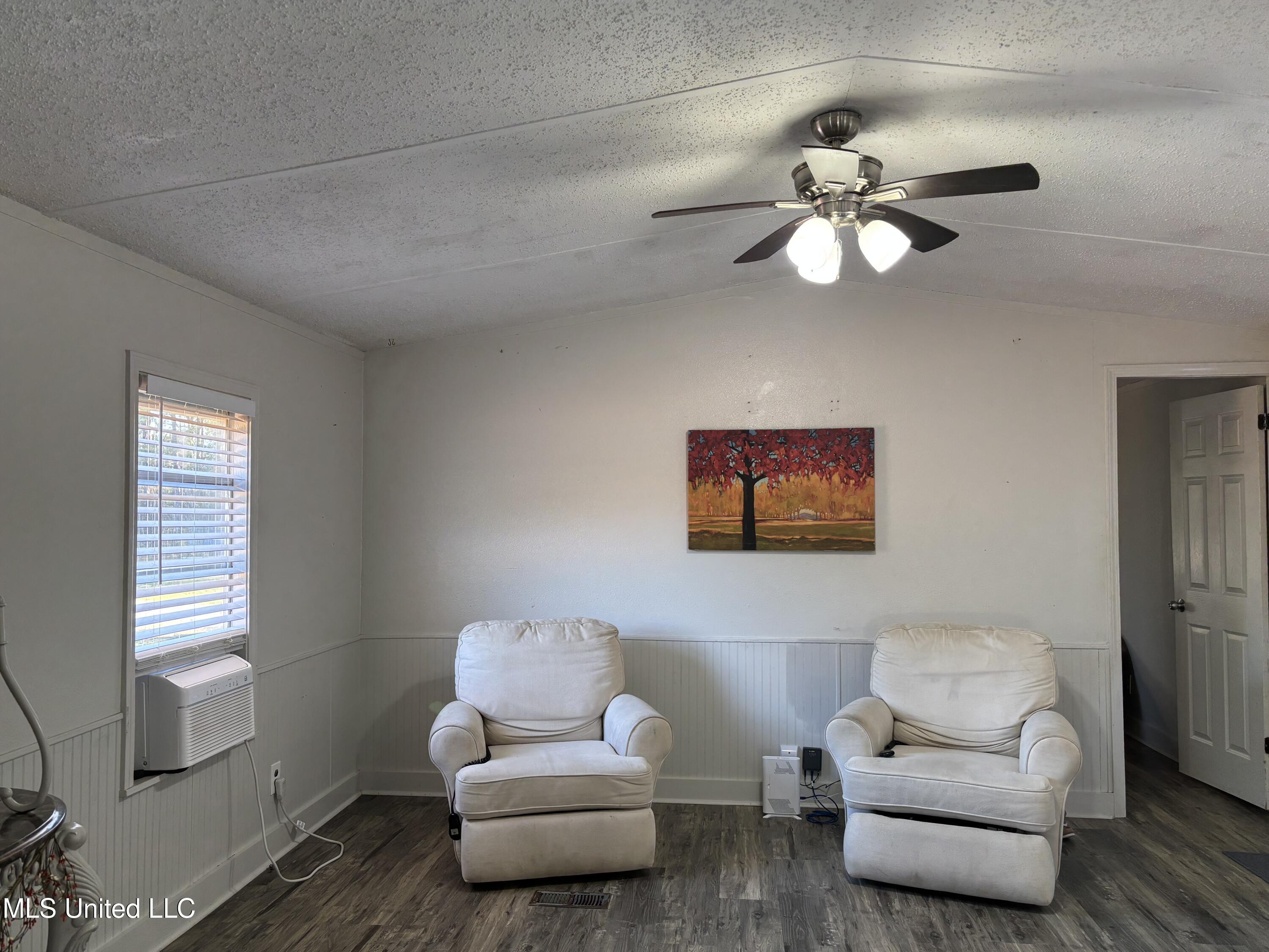 24160 Oak Ridge Drive Pass Christian, MS 39571 - Photo 13 of 23 liv rm 0