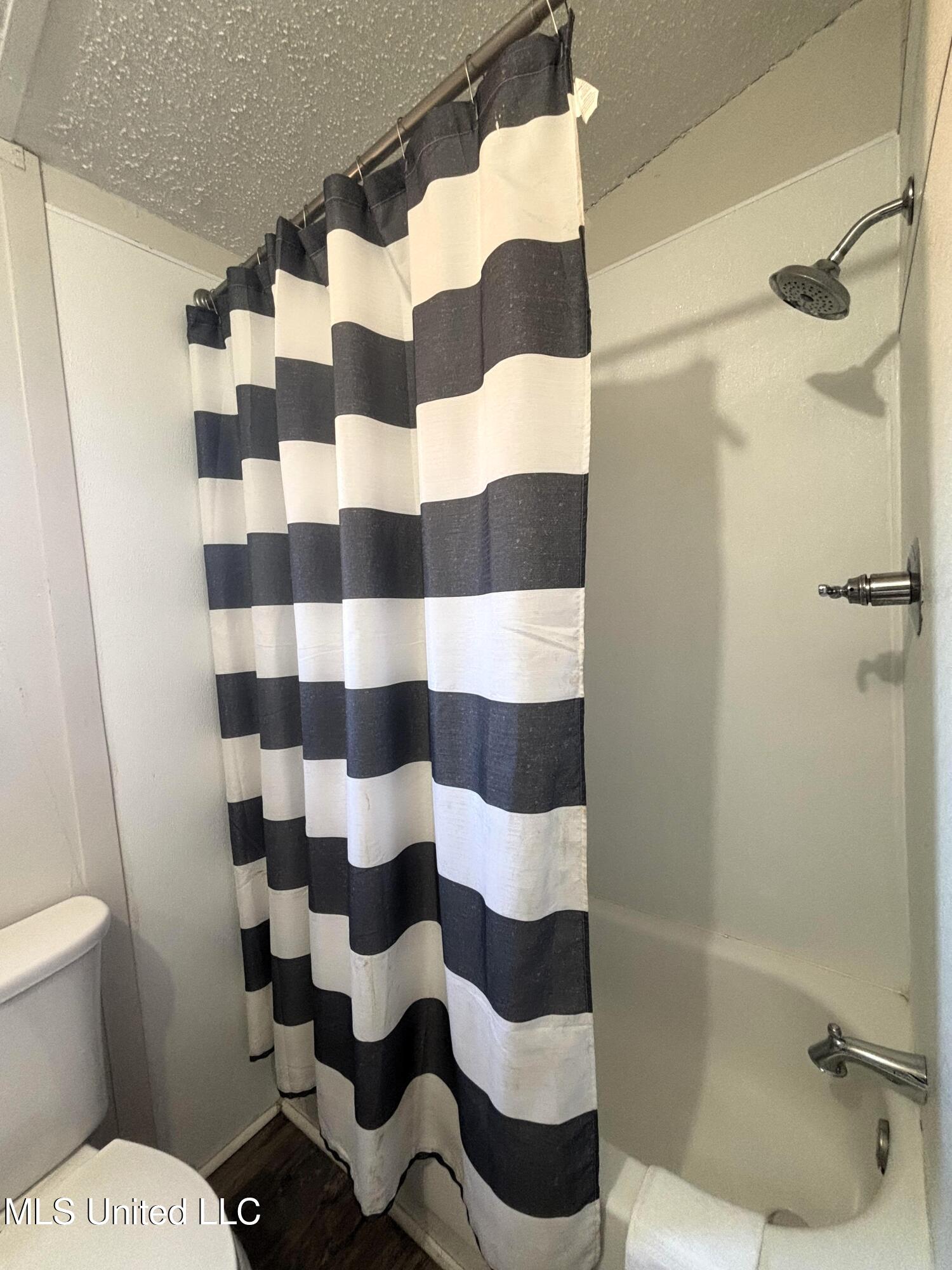 24160 Oak Ridge Drive Pass Christian, MS 39571 - Photo 14 of 23 master bath ray