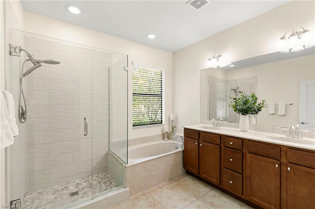 7797 Bristol Circle Naples, FL 34120 - Photo 19 of 32