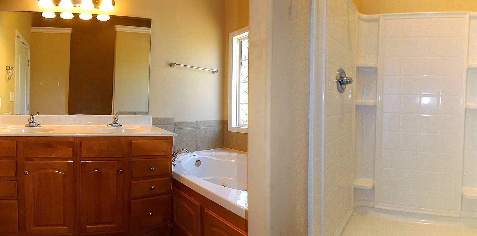 7445 British Road Ooltewah, TN 37363 - Photo 14 of 24 MASTER BATH