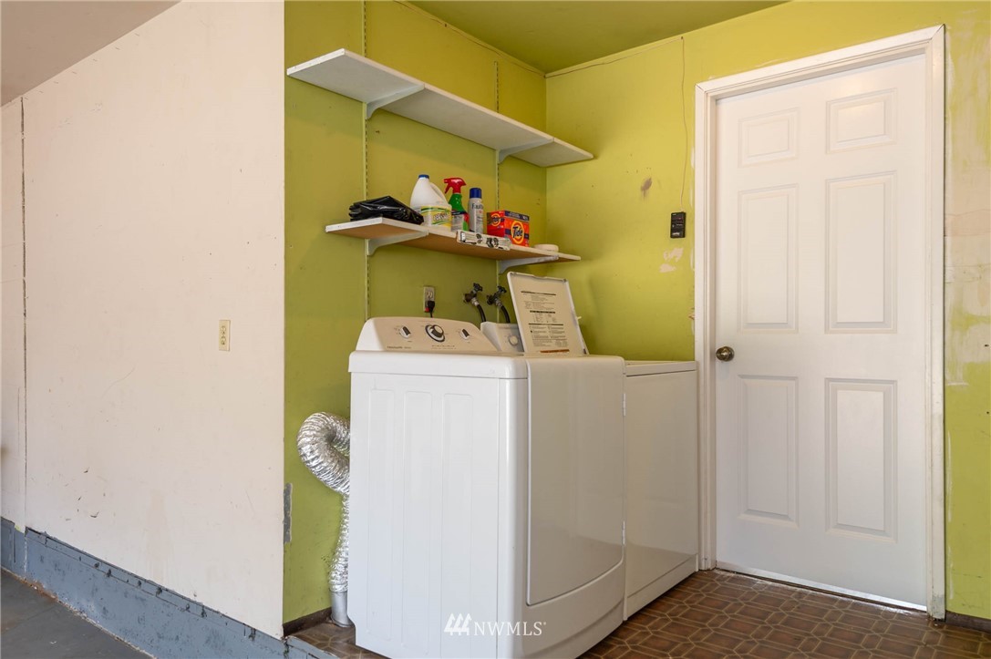 4131 Northeast 19th Street Renton, WA 98059 - Photo 29 of 40 a utility room with dryer and washer