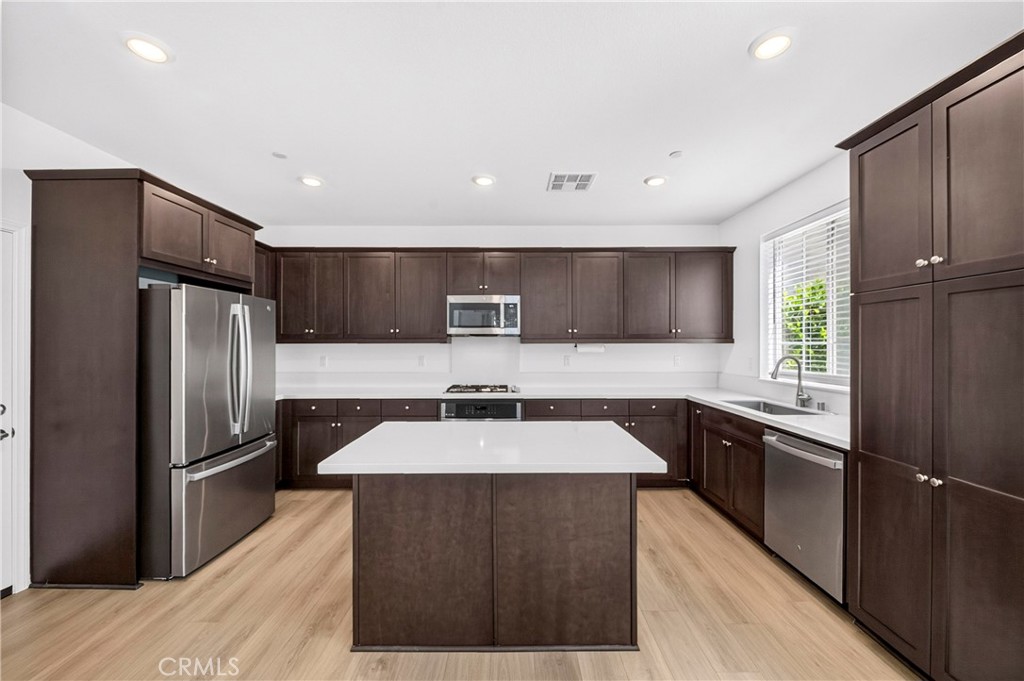 8564 Exposition Street Chino, CA 91708 - Photo 10 of 42 Gallery Image 10