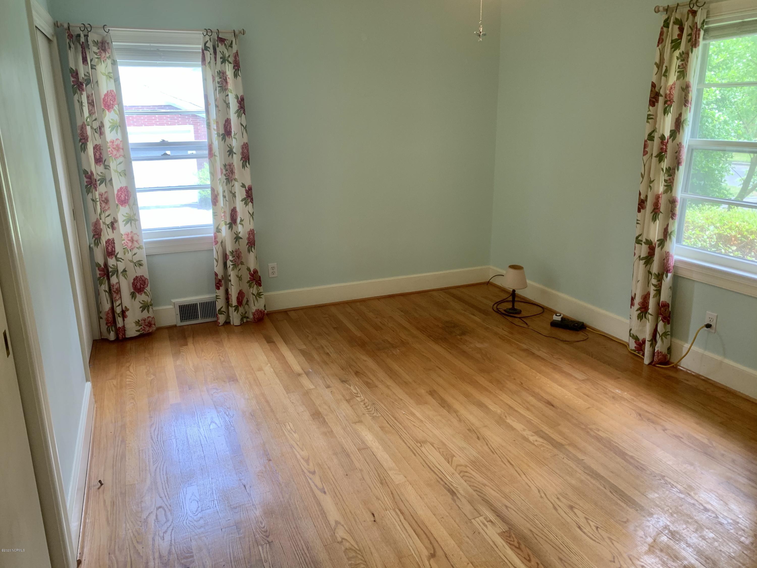 2207 Woodview Road Kinston, NC 28504 - Photo 18 of 26 IMG_1662
