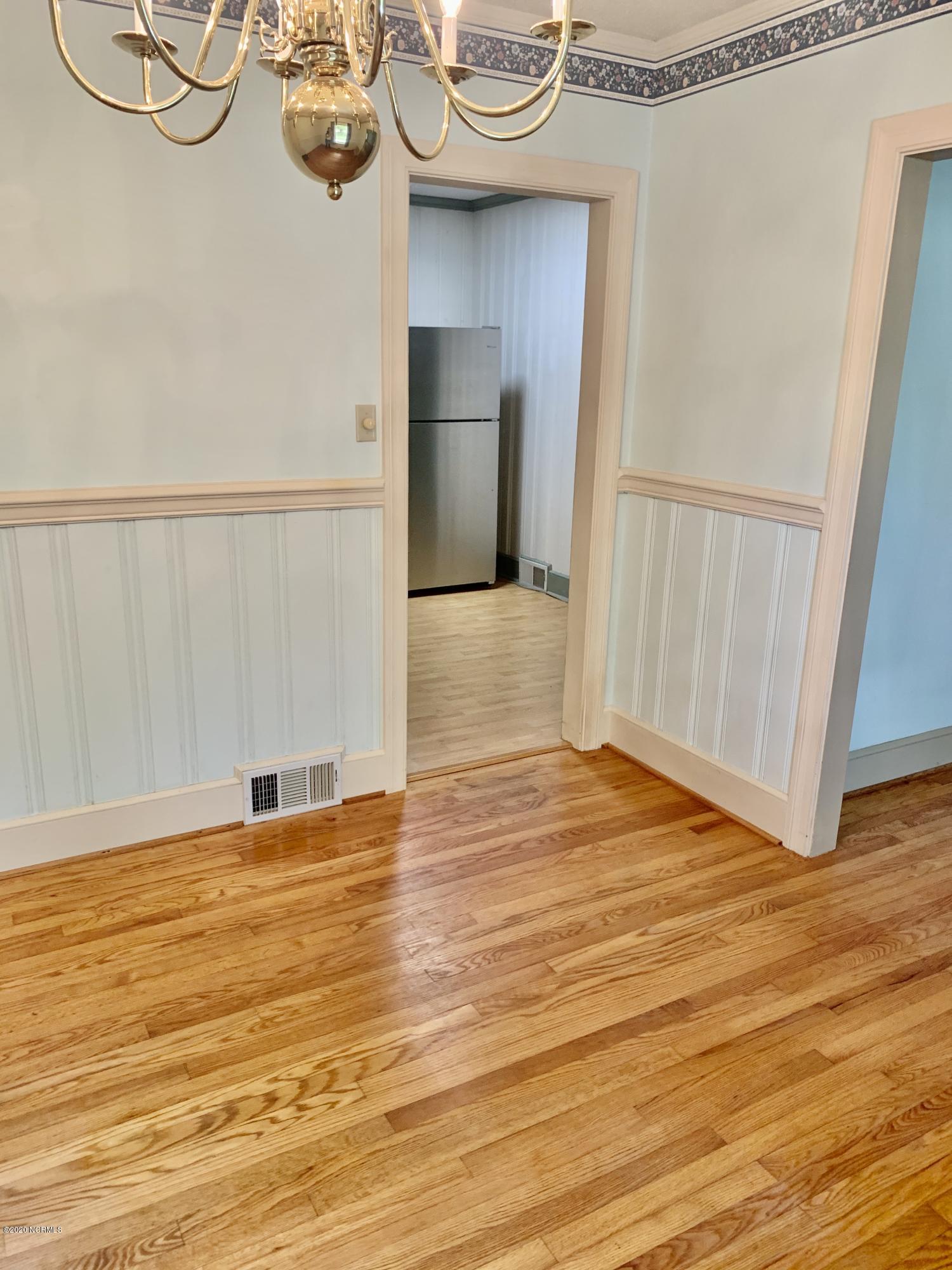 2207 Woodview Road Kinston, NC 28504 - Photo 6 of 26 IMG_4619