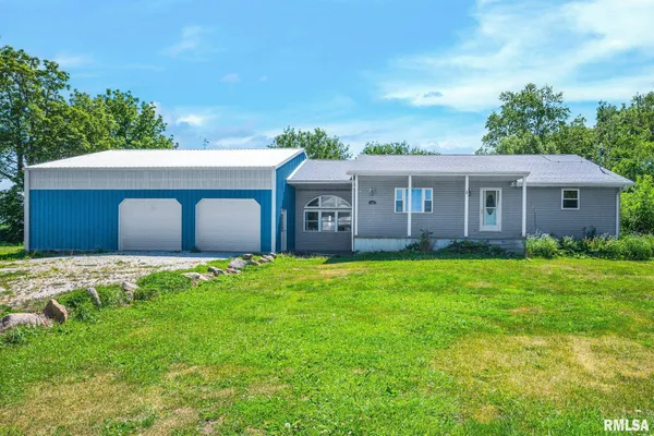 $210,000 | 118 South Locust Street, Williamsfield, IL 61489