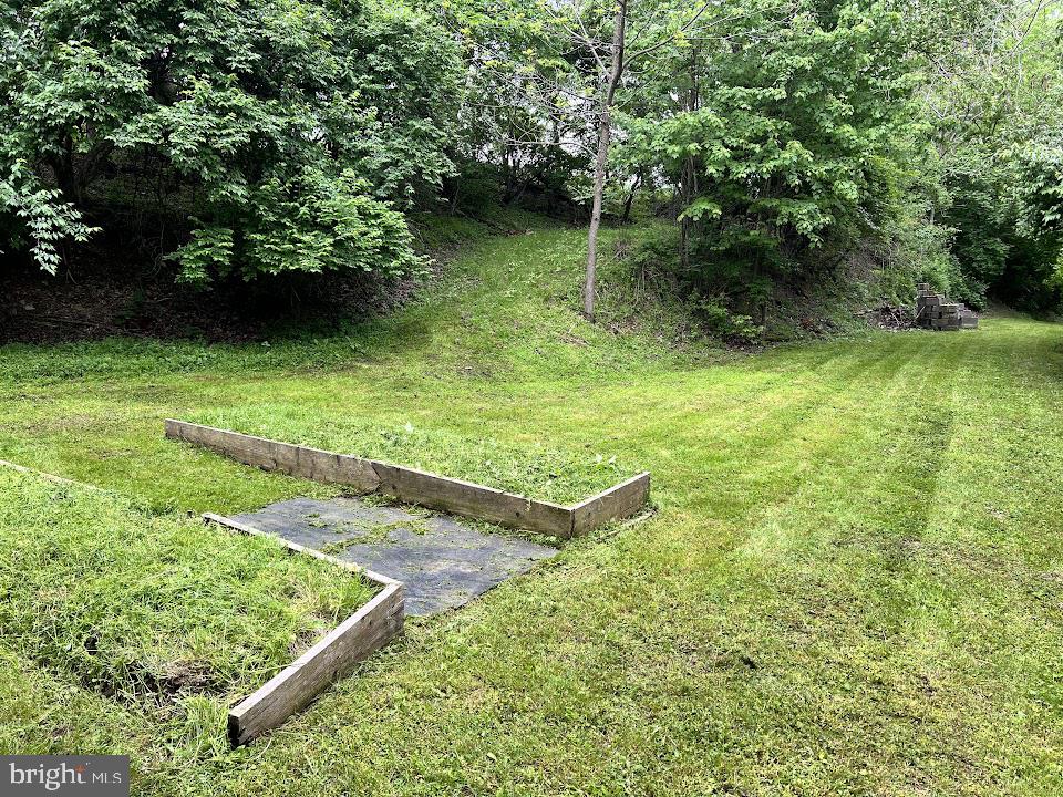 3059 Back Run Road Manheim, PA 17545 - Photo 19 of 19 a view of outdoor space and yard