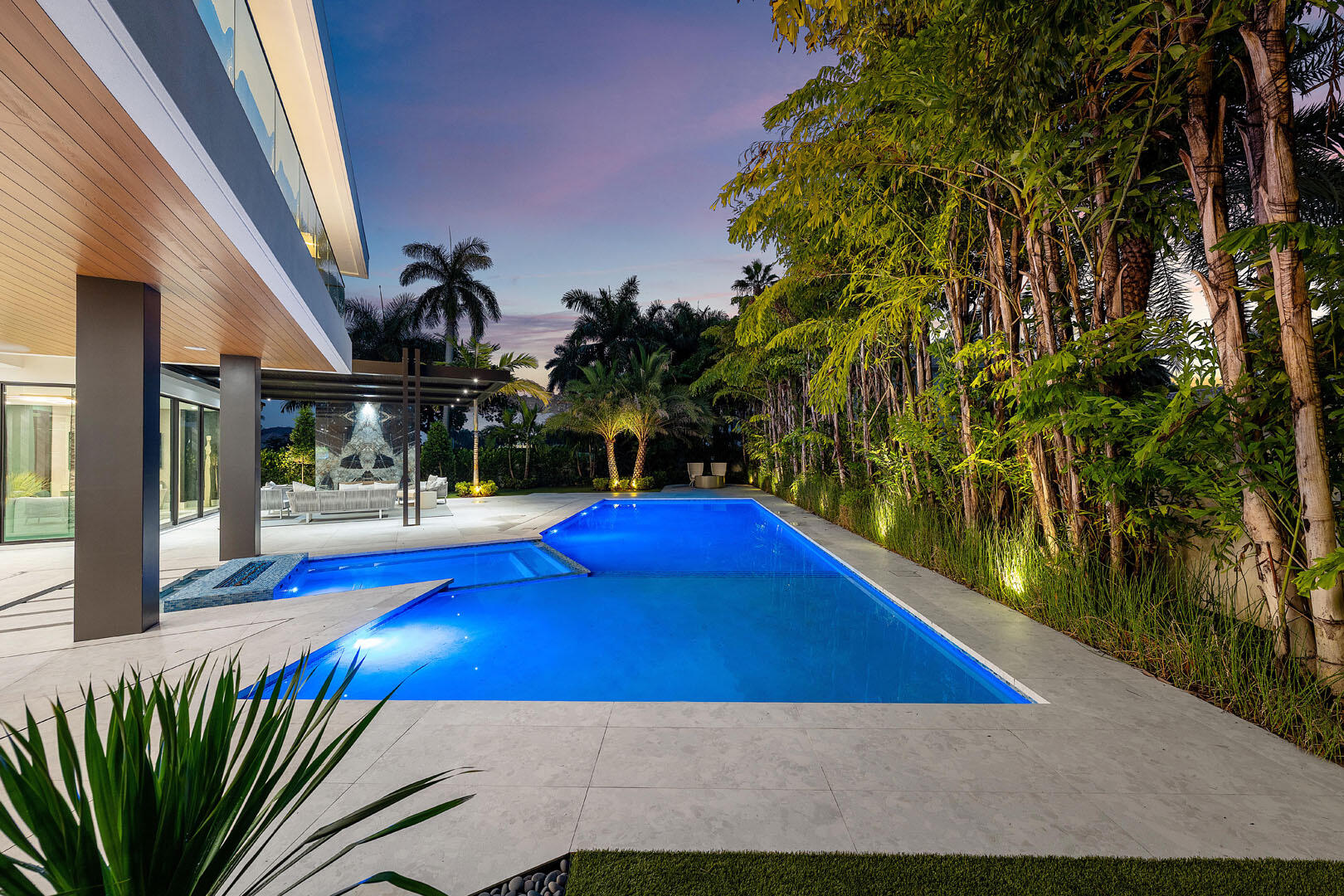 217 Thatch Palm Drive Boca Raton, FL 33432 - Photo 78 of 95 217_Thatch_Palm_Drive_Dusk_10