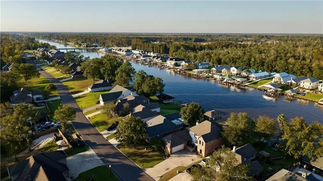 $499,900 | 12252 River Highlands Drive, St. Amant, LA 70774