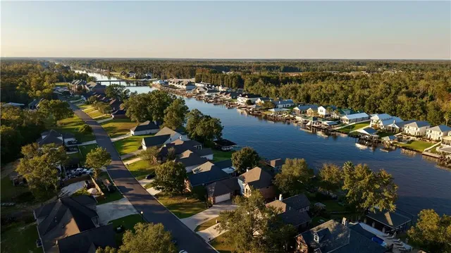 $499,900 | 12252 River Highlands Drive, St. Amant, LA 70774