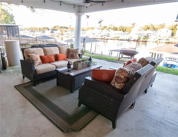 $499,900 | 12252 River Highlands Drive, St. Amant, LA 70774