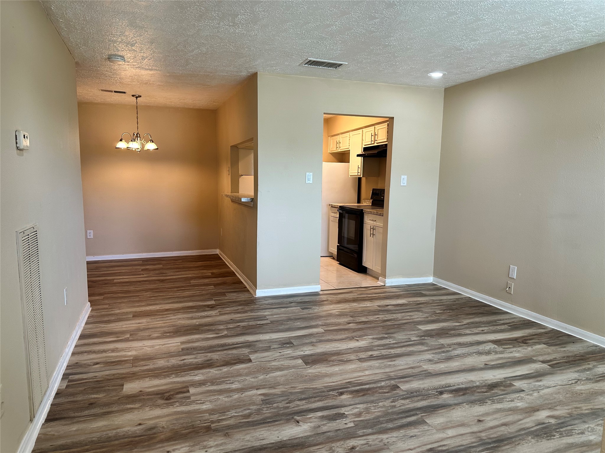 615 Cole Street Webster, TX 77598 - Photo 3 of 20