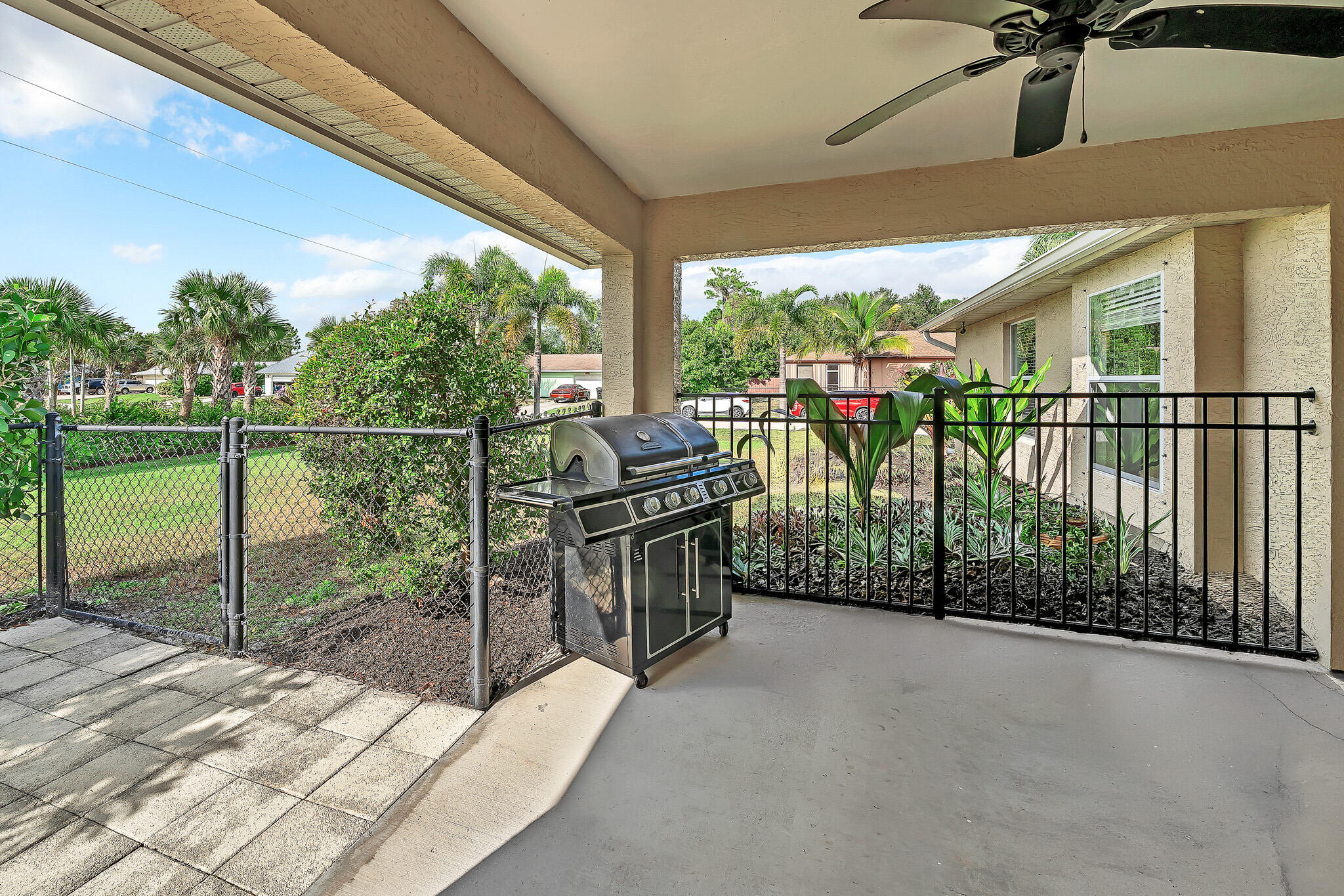 2400 Southeast Shipping Road Port St. Lucie, FL 34952 - Photo 38 of 57 Private courtyard