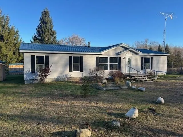 $197,900 | 1660 North Bard Road, Gladwin, MI 48624