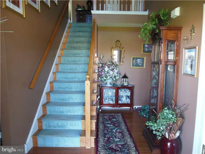 33 Clover Ridge Drive Mickleton, NJ 08056 - Photo 6 of 18 Hallway