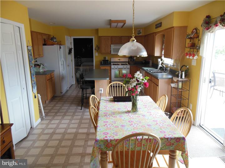 33 Clover Ridge Drive Mickleton, NJ 08056 - Photo 9 of 18 Kitchen
