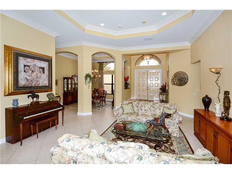 10057 Laurel Road Davie, FL 33328 - Photo 17 of 27 Living Room