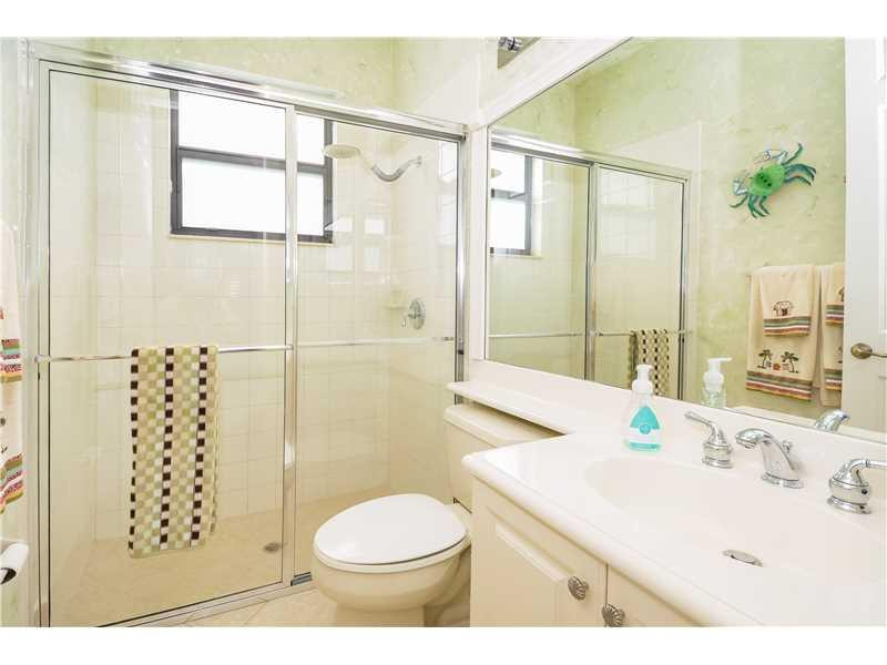 10057 Laurel Road Davie, FL 33328 - Photo 25 of 27 Bathroom