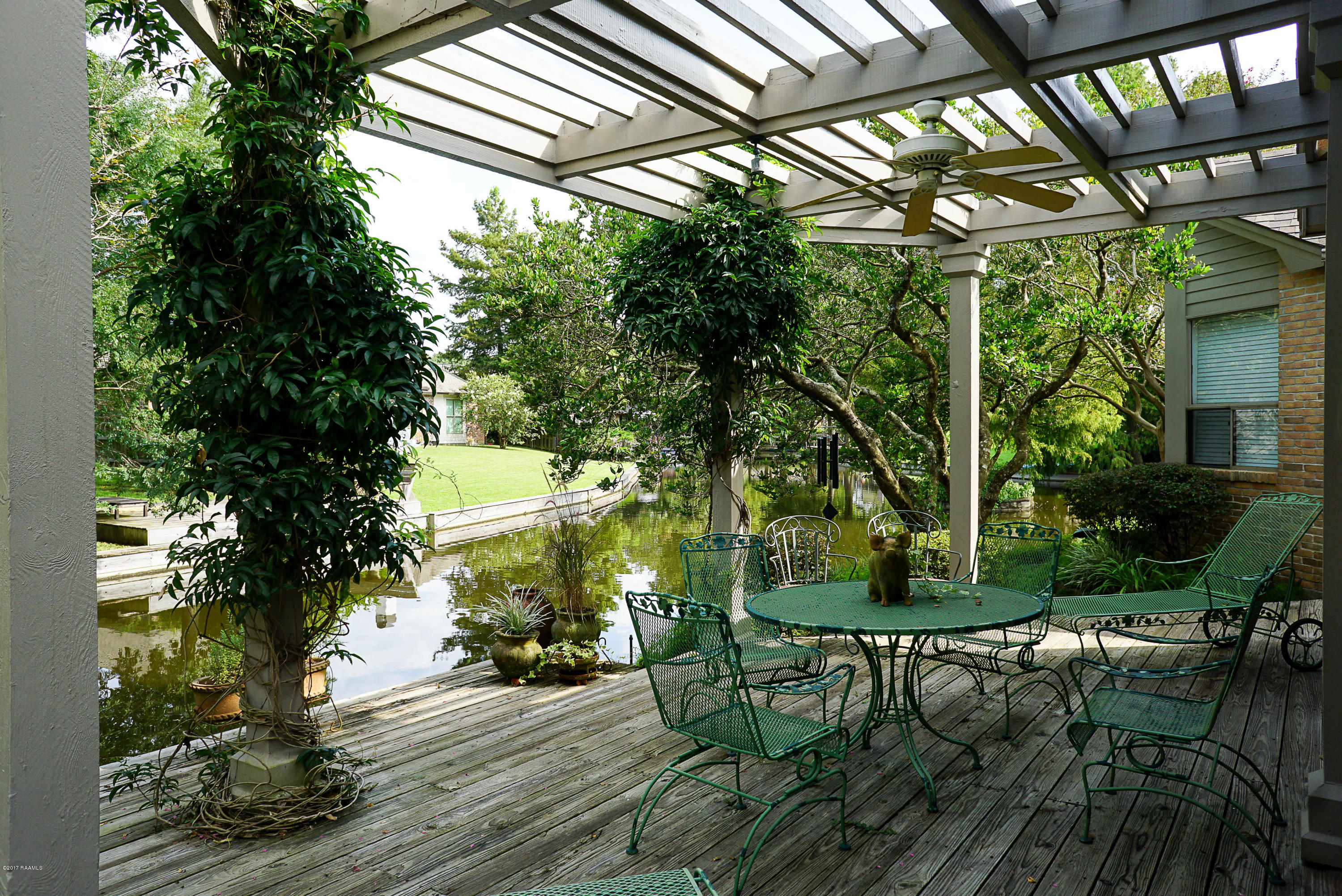 103 Island Point Lafayette, LA 70508 - Photo 5 of 24 Outside Sitting Area