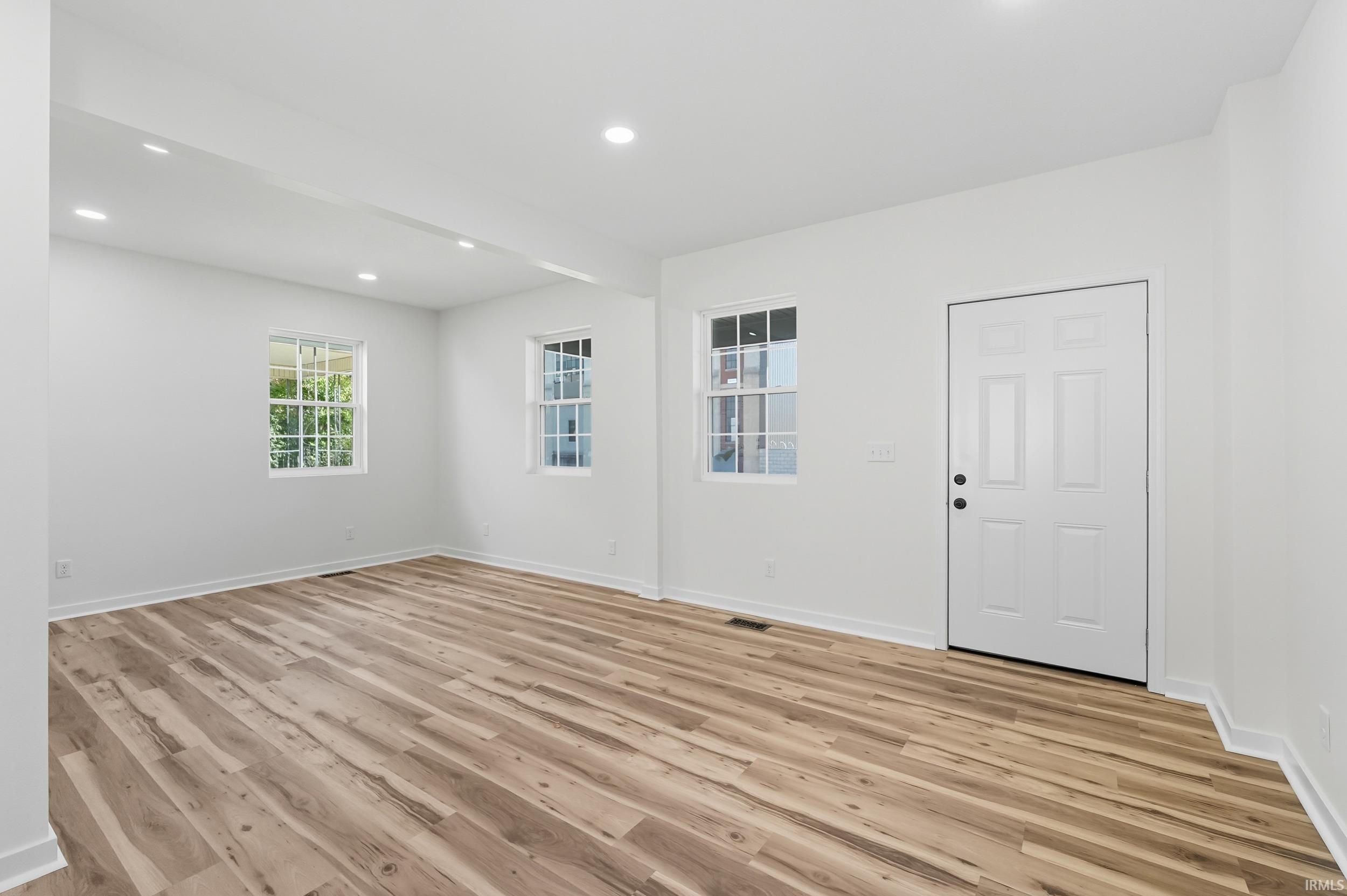 733 Growth Avenue Fort Wayne, IN 46808 - Photo 6 of 36