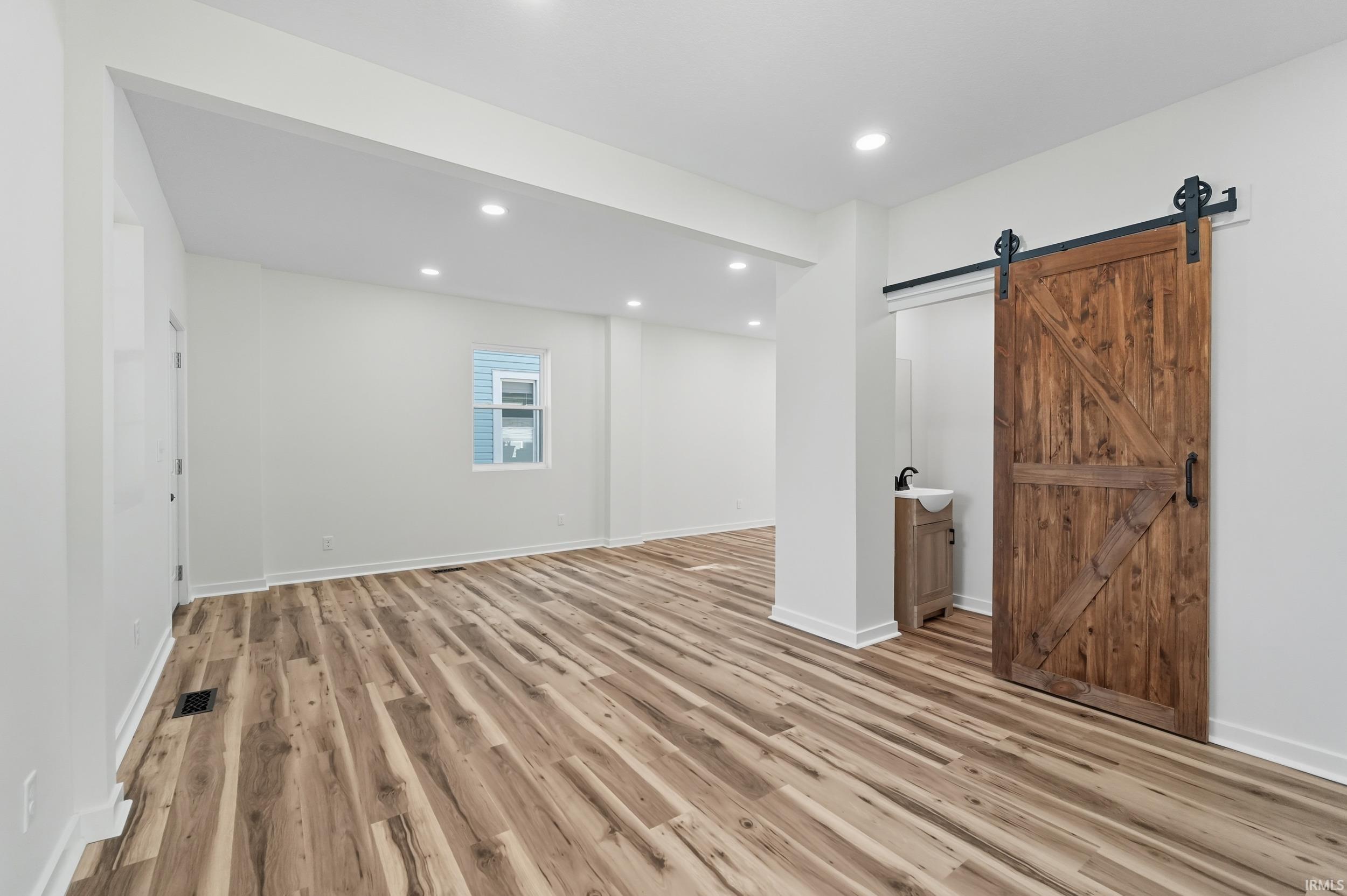 733 Growth Avenue Fort Wayne, IN 46808 - Photo 7 of 36