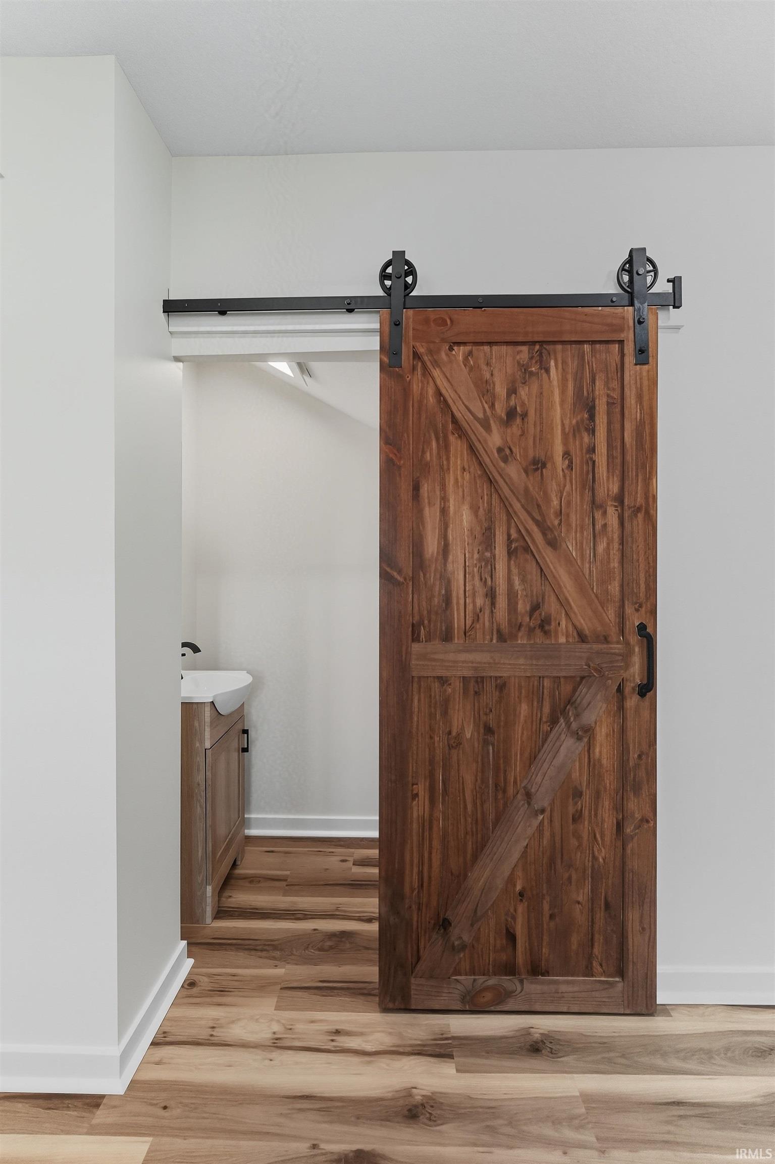 733 Growth Avenue Fort Wayne, IN 46808 - Photo 8 of 36