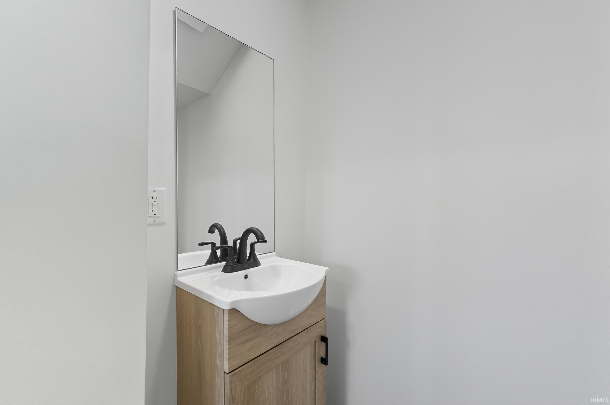 733 Growth Avenue Fort Wayne, IN 46808 - Photo 9 of 36