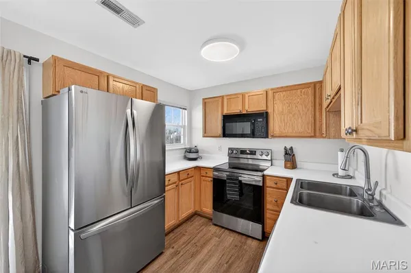 $184,900 | 480 Benton Drive, Unit K, St. Peters, MO 63376