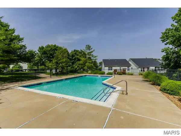 $184,900 | 480 Benton Drive, Unit K, St. Peters, MO 63376