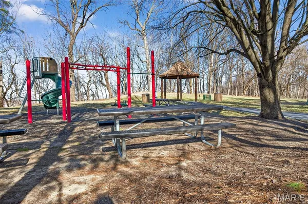 $184,900 | 480 Benton Drive, Unit K, St. Peters, MO 63376