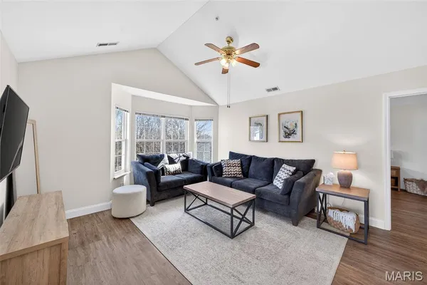 $184,900 | 480 Benton Drive, Unit K, St. Peters, MO 63376
