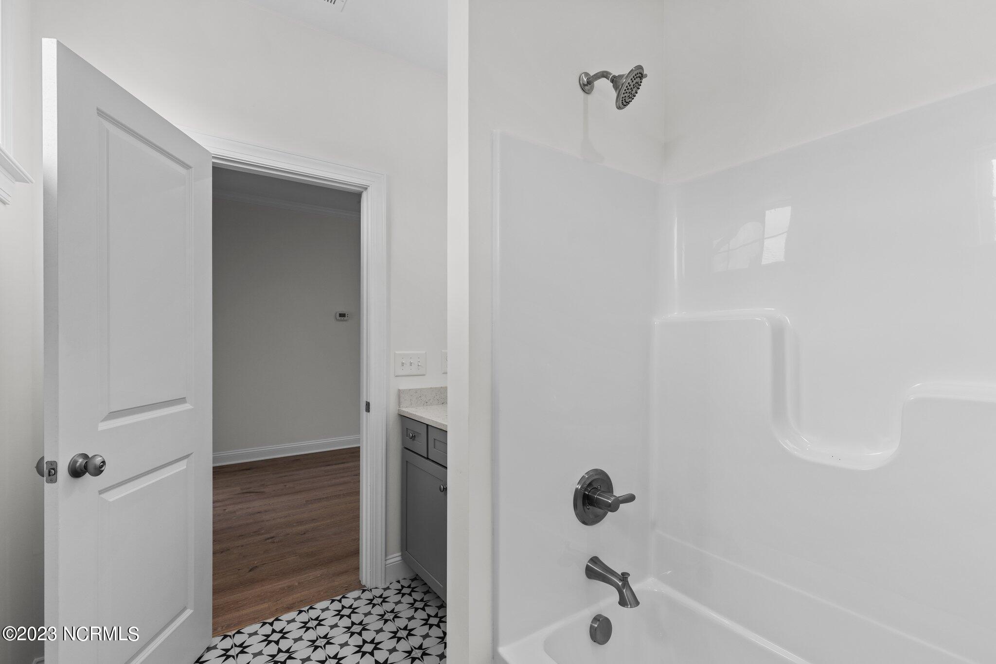1720 Olde Farm Road Morehead City, NC 28557 - Photo 18 of 33 Full Bath, tile floor