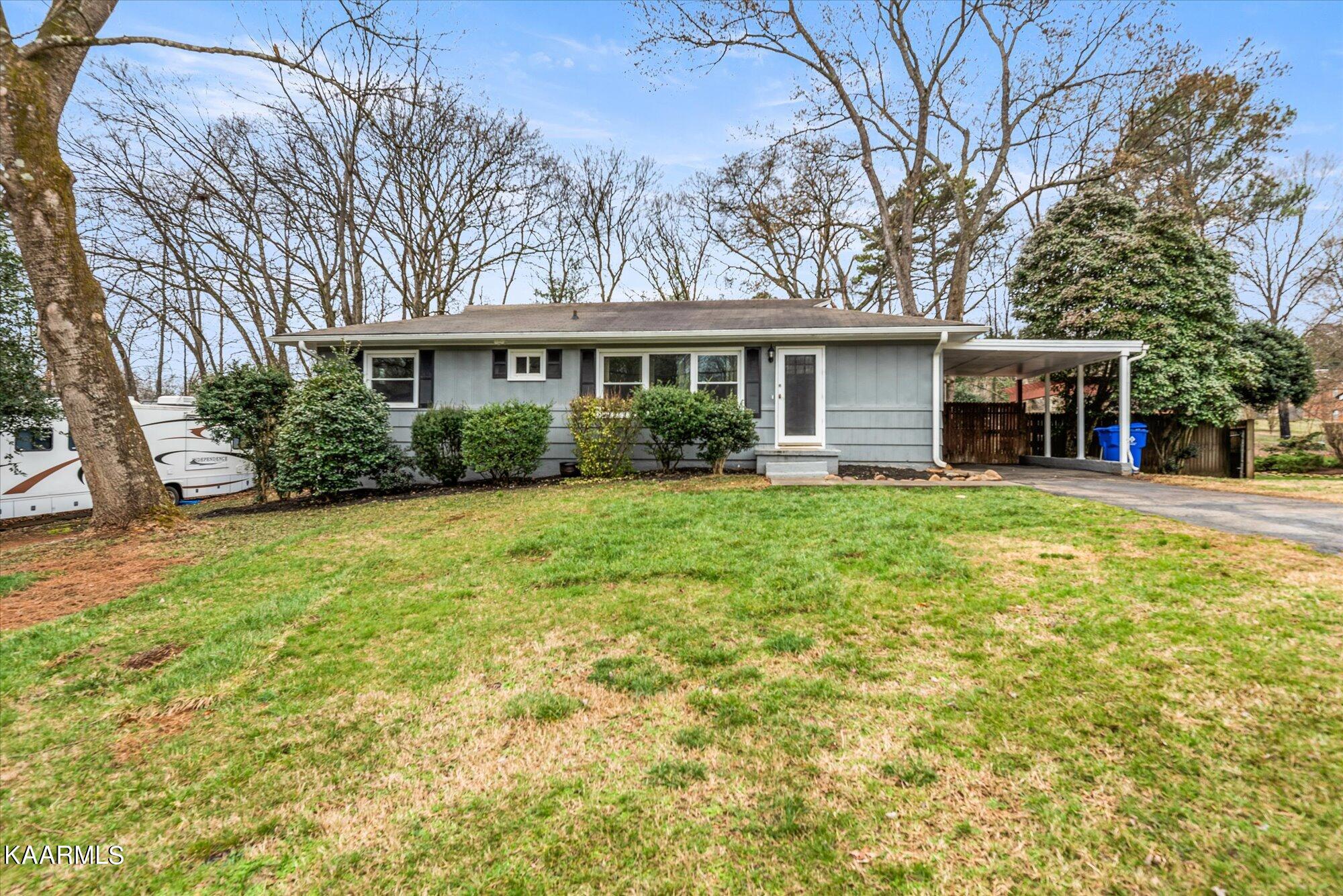 1208 Huntington Road Southwest Knoxville, TN 37919 - Photo 1 of 19 Front Yard