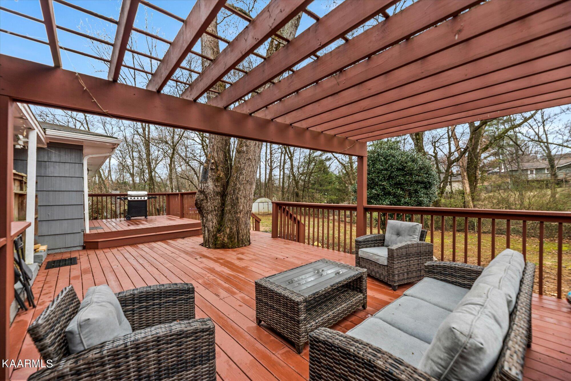 1208 Huntington Road Southwest Knoxville, TN 37919 - Photo 15 of 19 Back Deck