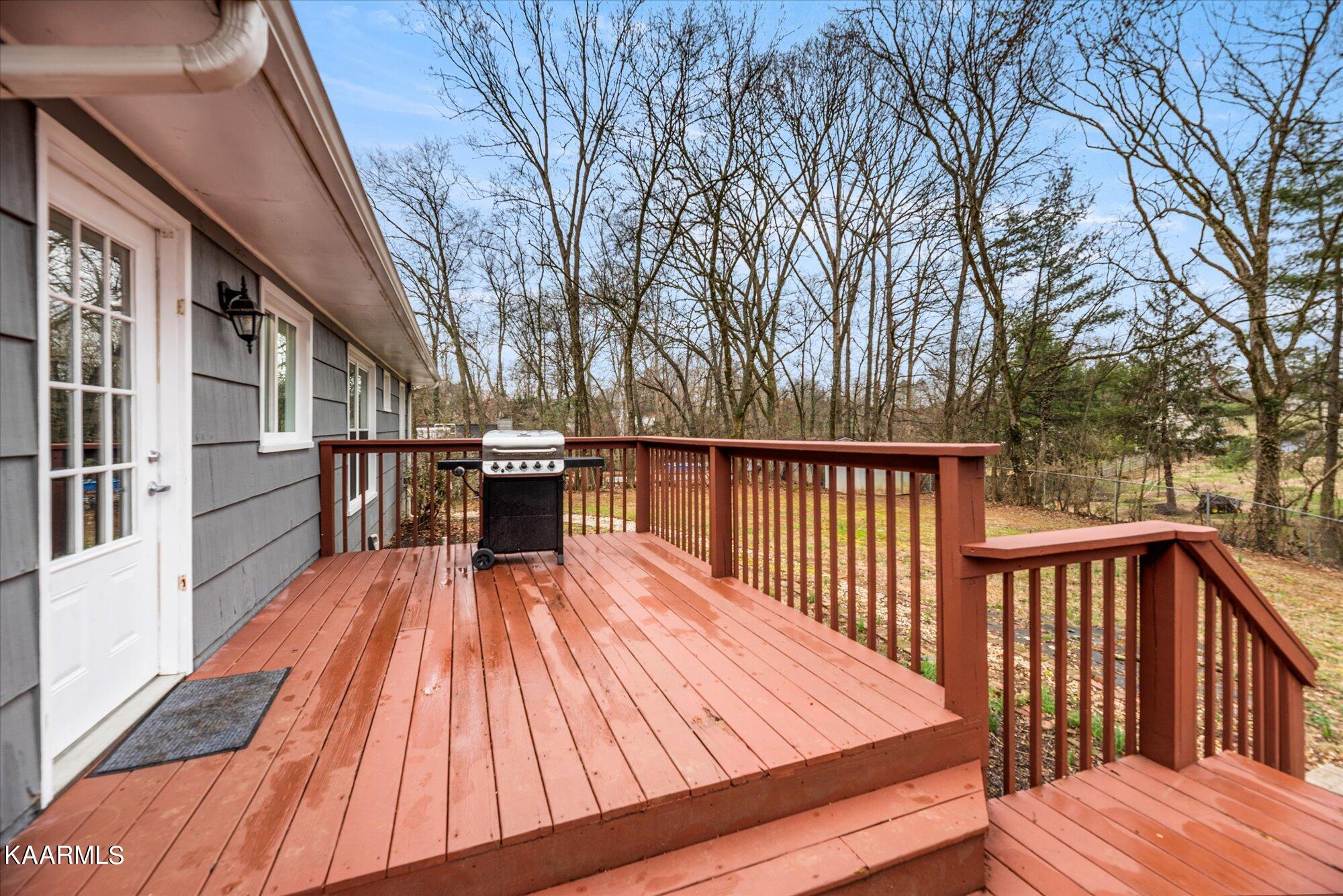 1208 Huntington Road Southwest Knoxville, TN 37919 - Photo 17 of 19 Back Deck